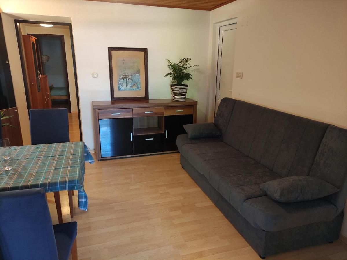 Apartment Valenta Porec Bagian luar foto
